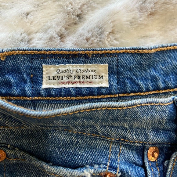 Levi’s Wedgie Premium Denim Woman’s Jeans light wash size 27 - Picture 3 of 12